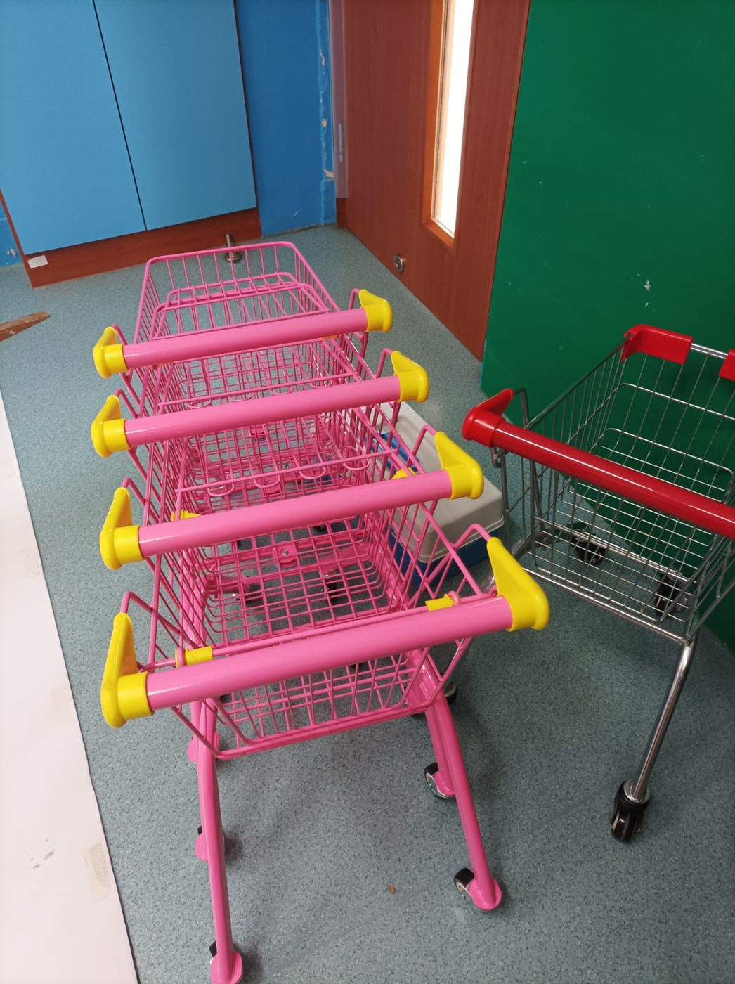 尹光書院幼稚園超級市場 相片 1