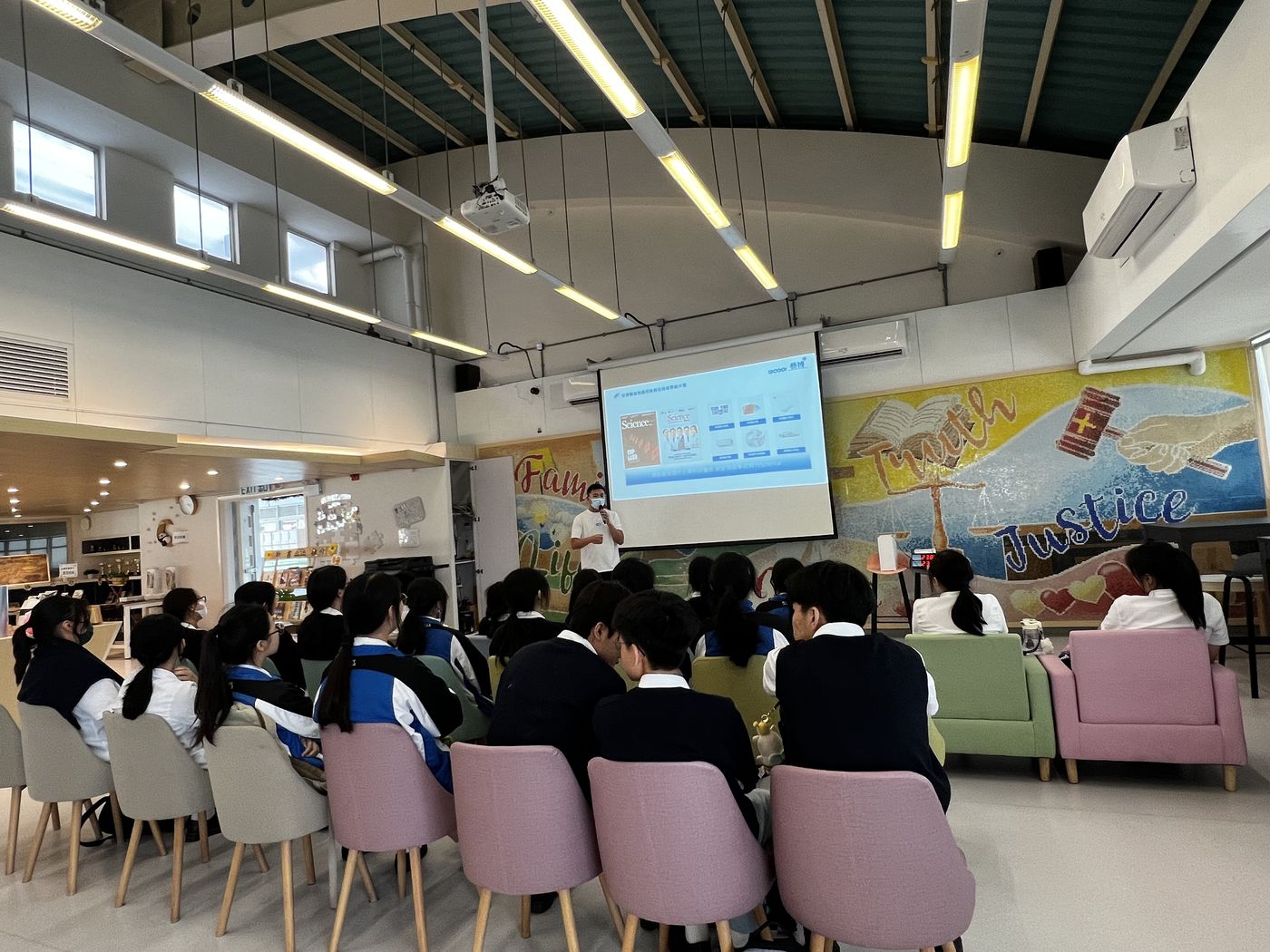 東涌天主教學校天台隔熱工程施工 相片 7