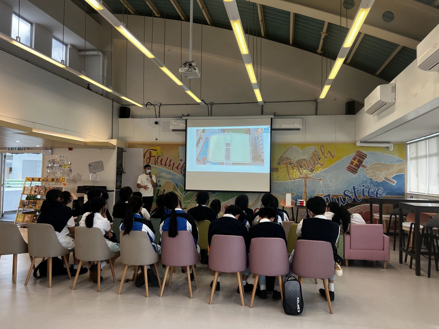 東涌天主教學校天台隔熱工程施工 相片 8